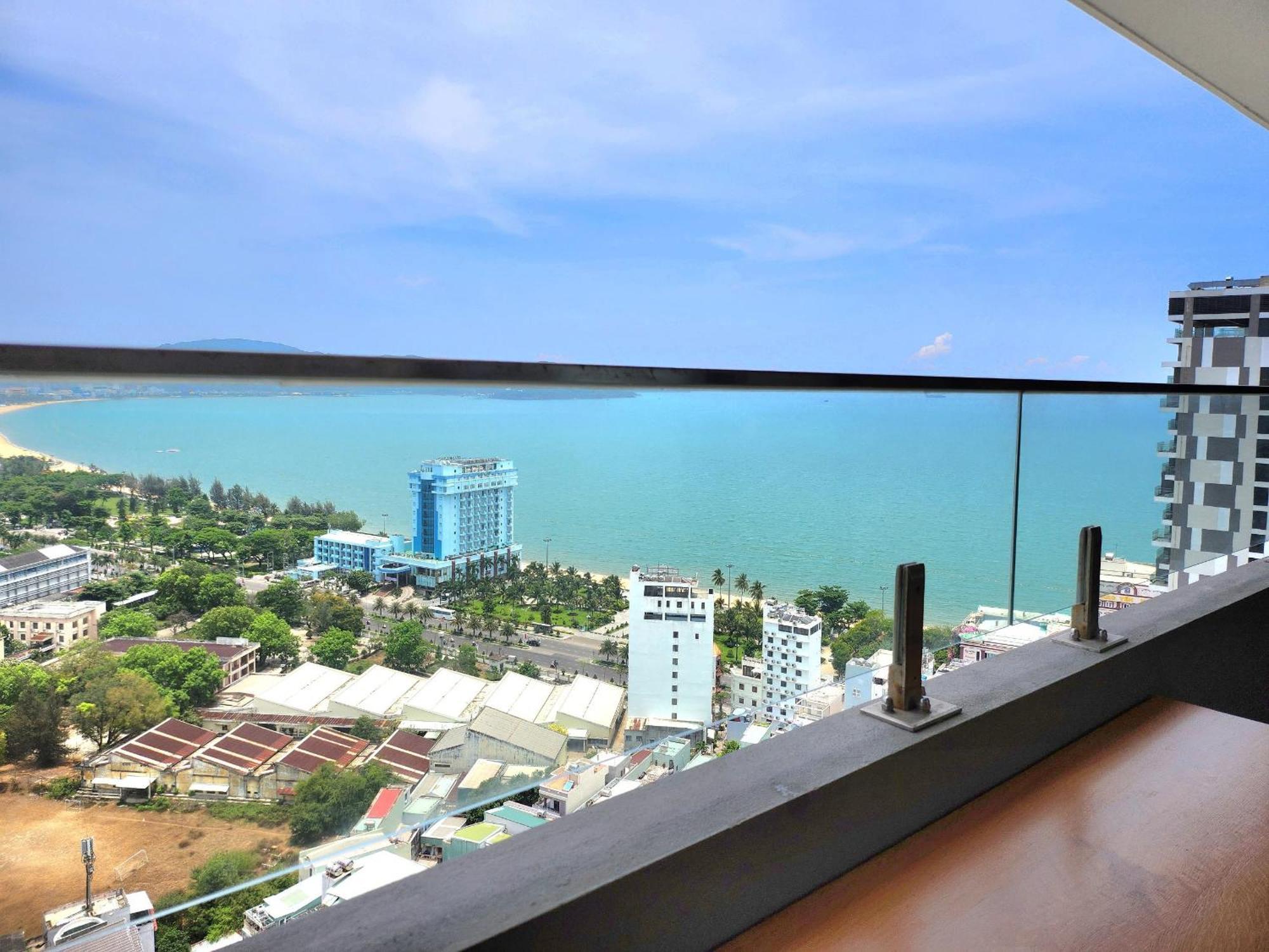Tony Apartment -Flc Sea Tower Куинён Экстерьер фото