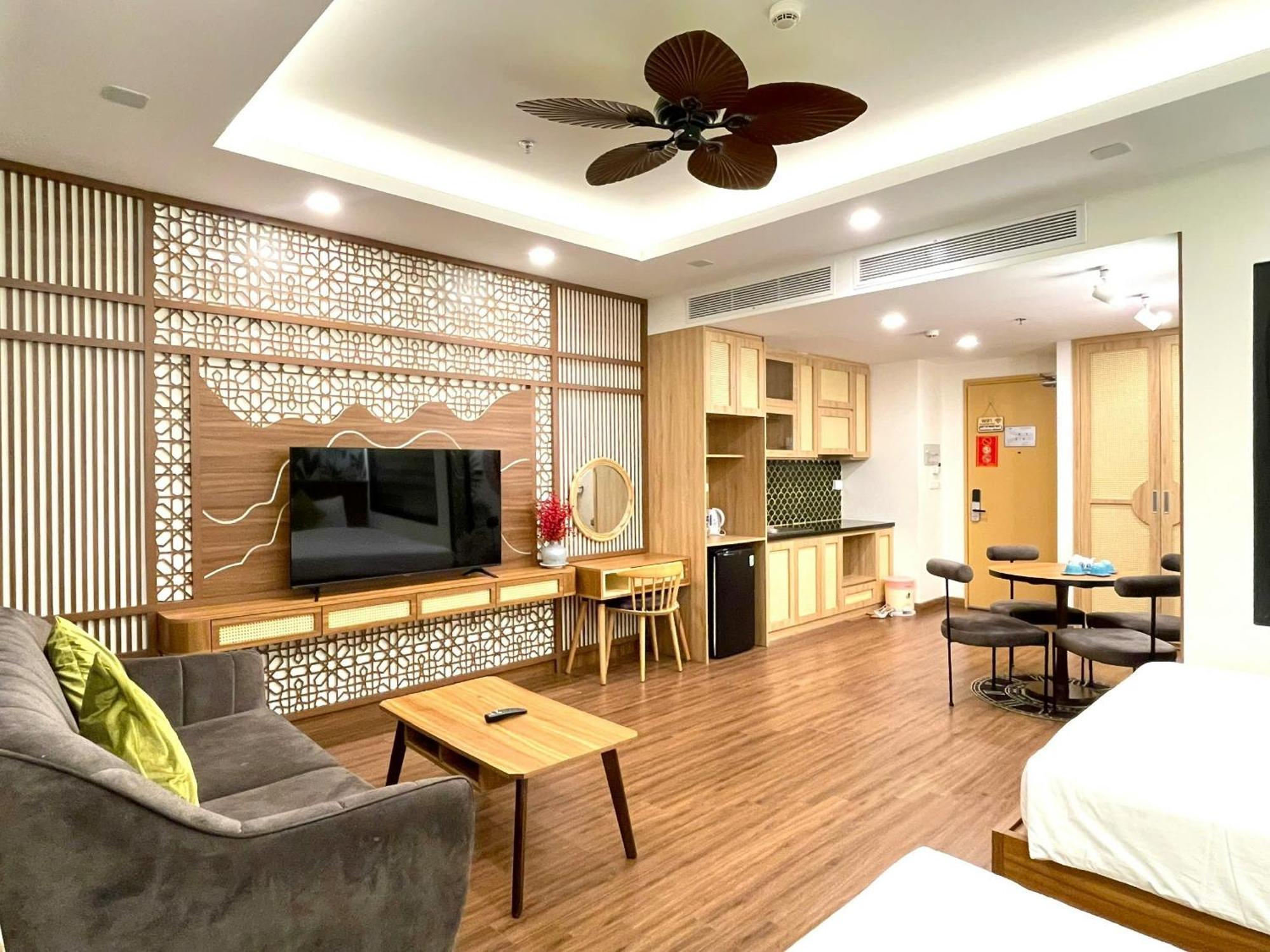 Tony Apartment -Flc Sea Tower Куинён Экстерьер фото